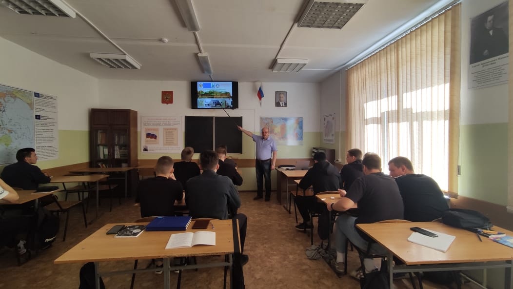 Тематический урок:  «Автомобиль в русских погонах: начало»
